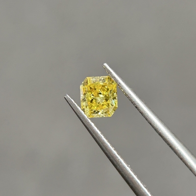 購入 0.55ct VS2 実験室製 カナリー 黄色 ダイヤモンド 放射性カット OEM ODM online manufacture