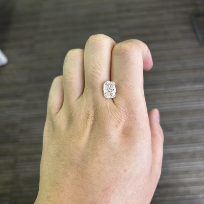 3.15CT VS1 H 長いクッション 切断 ラボで作られたダイヤモンド