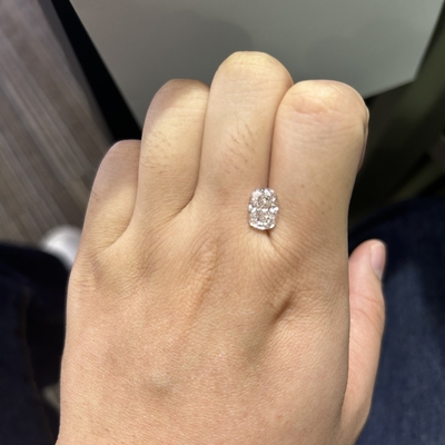 2.28CT 長さ 枕 切断 実験室 成長 ダイヤモンド VS1 透明度 F色
