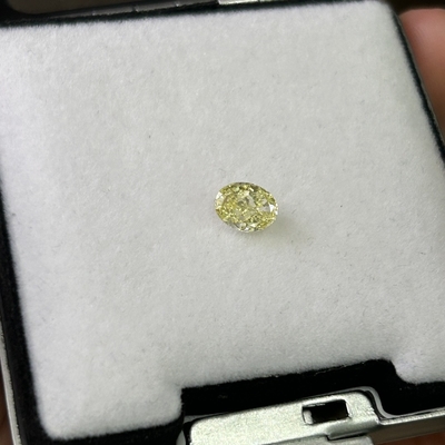 0.8ct 実験室で育てたダイヤモンド CVD VS Hpht ファンシー イエロー ペアカット
